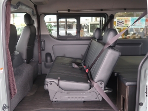 ハイエースバンワイド4WD　丸目ツートンカスタム