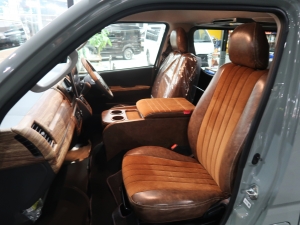 ハイエースバンディーゼル4WD　アースカラーパッケージ６Ｘ３アーバンカーキ