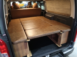 ハイエースバンディーゼル4WD　アースカラーパッケージ６Ｘ３アーバンカーキ