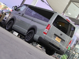 ハイエースバンディーゼル4WD　アースカラーパッケージ６Ｘ３アーバンカーキ