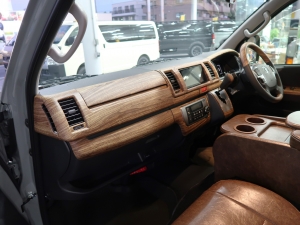 ハイエースバンディーゼル4WD　アースカラーパッケージ６Ｘ３アーバンカーキ