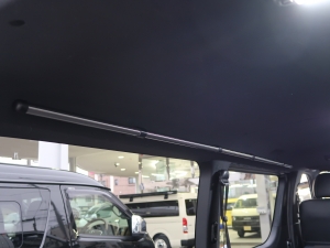 ハイエースバン高年式中古車　ダークプライム2