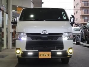 ハイエースバン高年式中古車　ダークプライム2