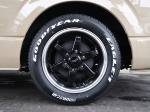 ハイエースバン一部改良後　アースカラーパッケージ4V6ベージュ