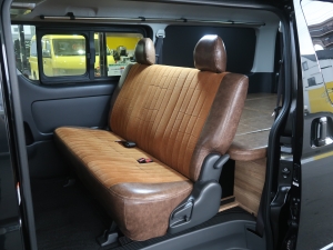 ハイエースバン高年式中古車FD-classic丸目ハイエース