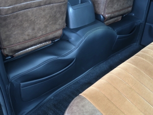 ハイエースバン高年式中古車FD-classic丸目ハイエース