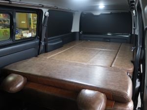 ハイエースバン高年式中古車FD-classic丸目ハイエース