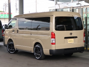 ハイエースバン一部改良後　アースカラーパッケージ4V6ベージュ