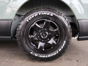 ハイエースバンディーゼル4WD　アースカラーパッケージ6X3アーバンカーキ