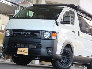 ハイエースバンスタッフカー販売　跳ね上げベッドキット