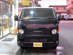 ハイエースバン丸目カスタム　ネオクラシック