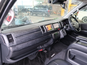 ハイエースワゴン厳選中古車　内装架装ベッドキット＆テーブル