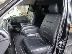 ハイエースワゴン厳選中古車　内装架装ベッドキット＆テーブル