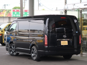 ハイエースワゴン厳選中古車　内装架装ベッドキット＆テーブル