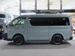 ハイエースバン一部改良後　アースカラーパッケージ６Ｘ３アーバンカーキ