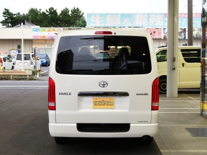 ハイエースバン厳選中古車　ベッドキット