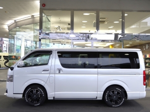 ハイエースバン厳選中古車　ベッドキット