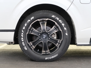 ハイエースバン厳選中古車　ベッドキット