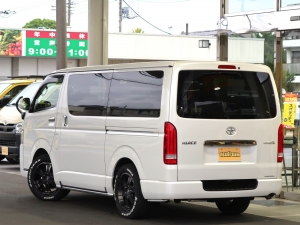 ハイエースバン厳選中古車　ベッドキット