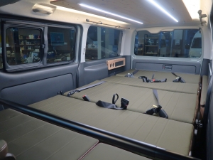 ハイエースバンディーゼル4WD　アースカラーパッケージ6X3アーバンカーキ