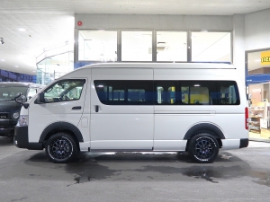 ハイエースバンスパロン　4WD　ディーゼル