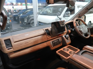 ハイエースバンディーゼル4WD　アースカラーパッケージ6X3アーバンカーキ