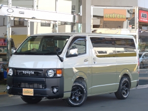 ハイエースバンツートン　丸目カスタム