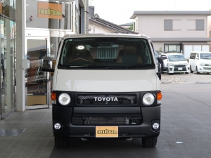 ハイエースバンツートン　丸目カスタム