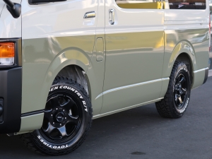 ハイエースバンツートン　丸目カスタム