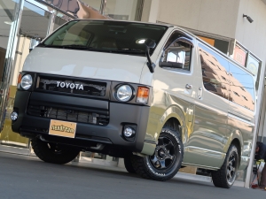 ハイエースバンツートン　丸目カスタム