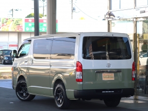 ハイエースバンツートン　丸目カスタム