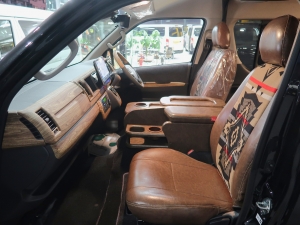 ハイエースワゴン１０人乗り　車中泊できる街乗り仕様車