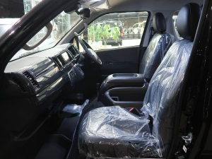 ハイエースワゴン１０人乗り　車中泊できる街乗り仕様車