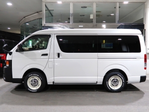 ハイエースワゴン１０人乗り　車中泊できる街乗り仕様車