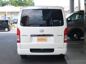 ハイエースバン新車アウトレットハイエースバン　ベットキット