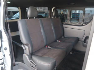 ハイエースバン新車アウトレットハイエースバン　ベットキット