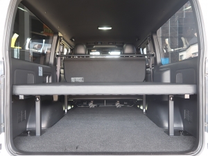 ハイエースバン新車アウトレットハイエースバン　ベットキット