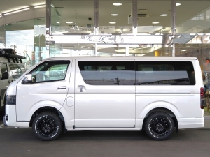 ハイエースバンハイエースバン　ダークプライム2　ベットキット