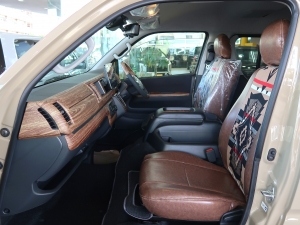 ハイエースバン一部改良後　アースカラーパッケージ4V6ベージュ