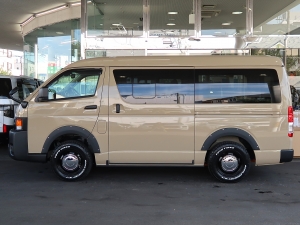 ハイエースバン一部改良後　アースカラーパッケージ4V6ベージュ