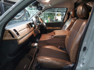 ハイエースバン新車　丸目ハイエース
