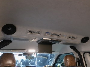 ハイエースバン新車　丸目ハイエース