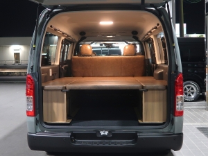 ハイエースバン新車　丸目ハイエース