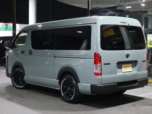 ハイエースバン新車　丸目ハイエース