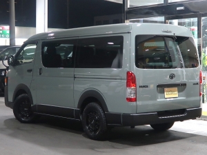 ハイエースバン新車　丸目ハイエース