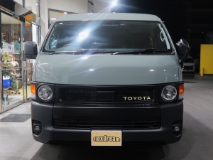 ハイエースバン新車　丸目ハイエース