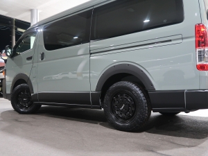 ハイエースバン新車　丸目ハイエース