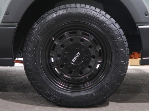 ハイエースバン新車　丸目ハイエース