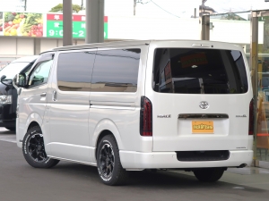 ハイエースバンハイエースバン　ダークプライム2　ベットキット