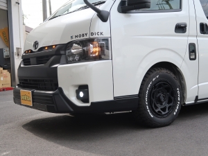 ハイエースワゴンGL　4WD【MOBY DICK　BELUGA】